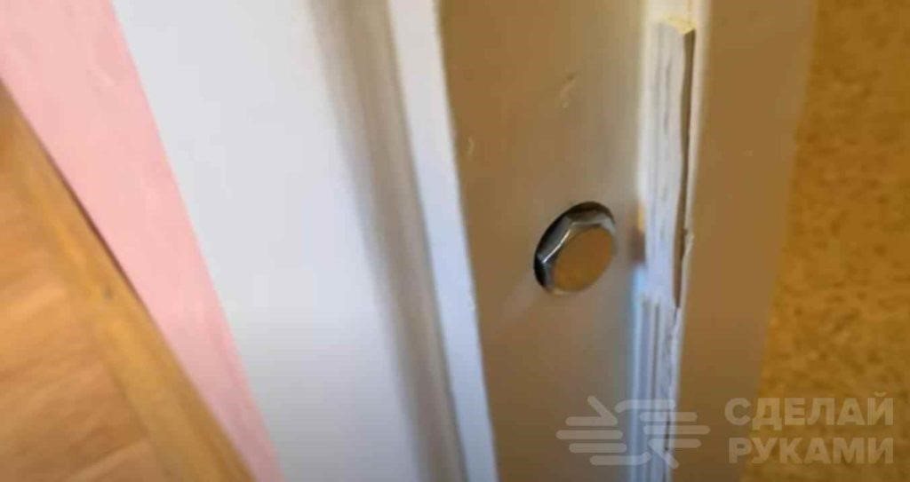 картинка для поста Как сделать дешевый магнитный замок на межкомнатную дверь