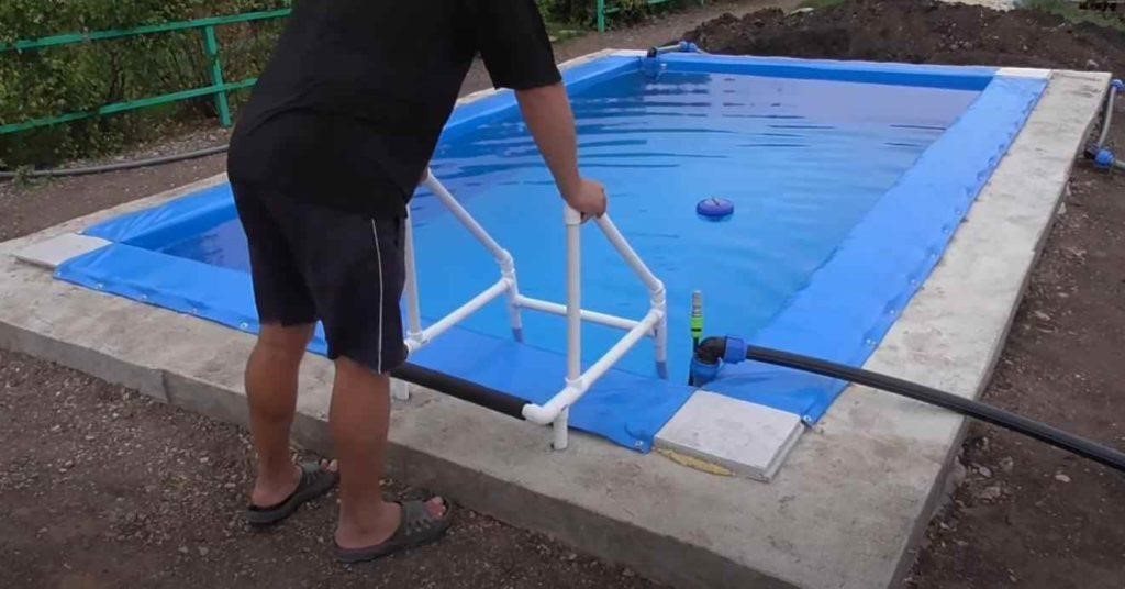 картинка для поста Как из пластиковой трубы сделать лестницу для бассейна